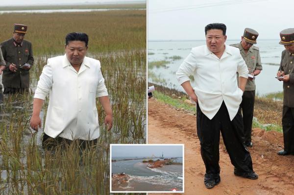 金正恩被拍到穿着凉鞋在洪水现场巡视